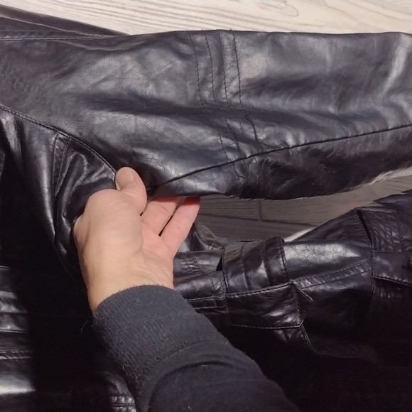 Gorgeous Vintage Leather Jacket - Picture 14 of 17